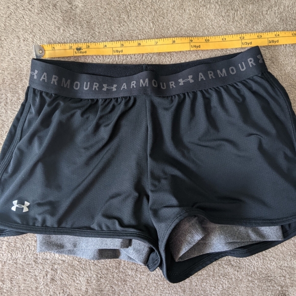 Under Armour Heat Gear Workout Shorts - Picture 3 of 4